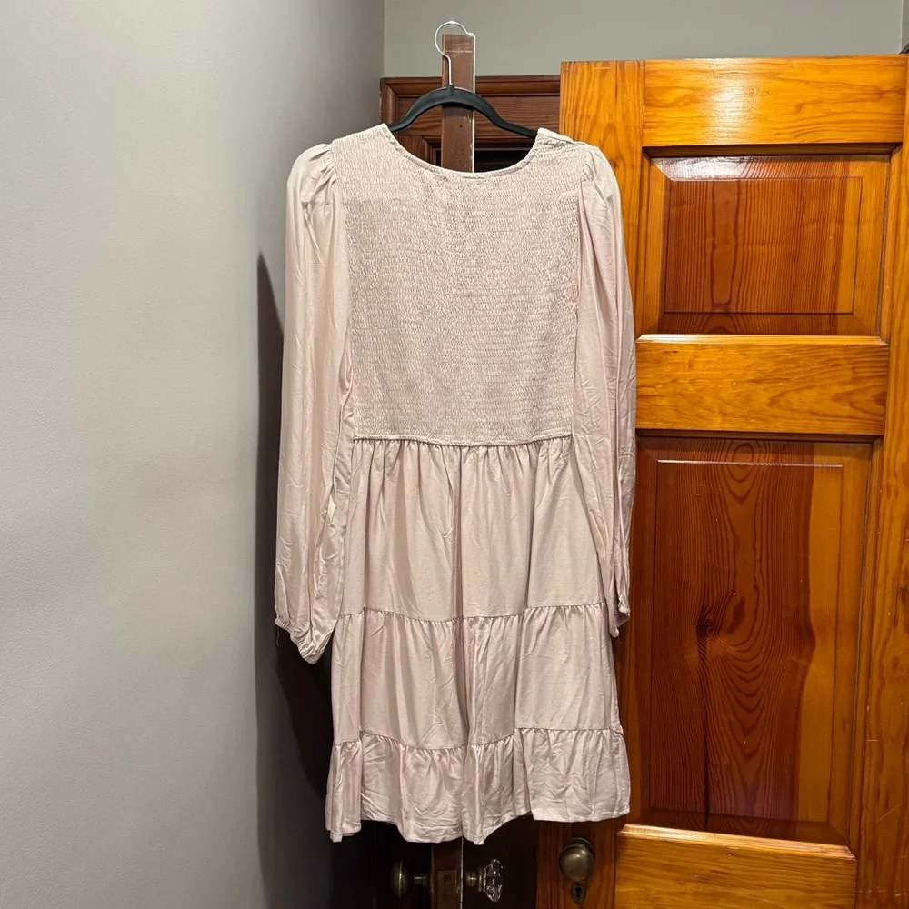 Cream women’s dress - Picture 2 of 3